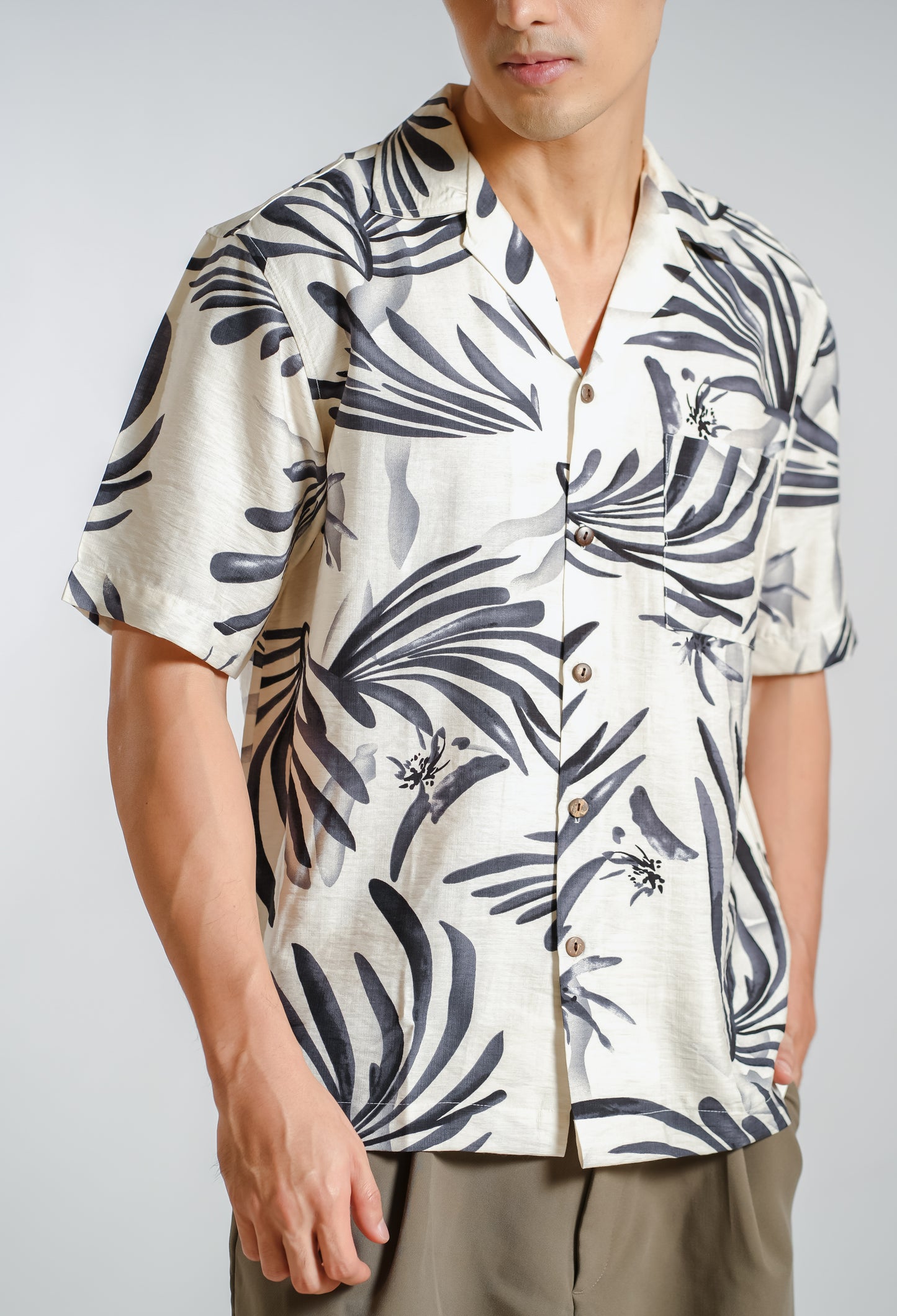 Tropical Botanical Resort Shirt in Ivory