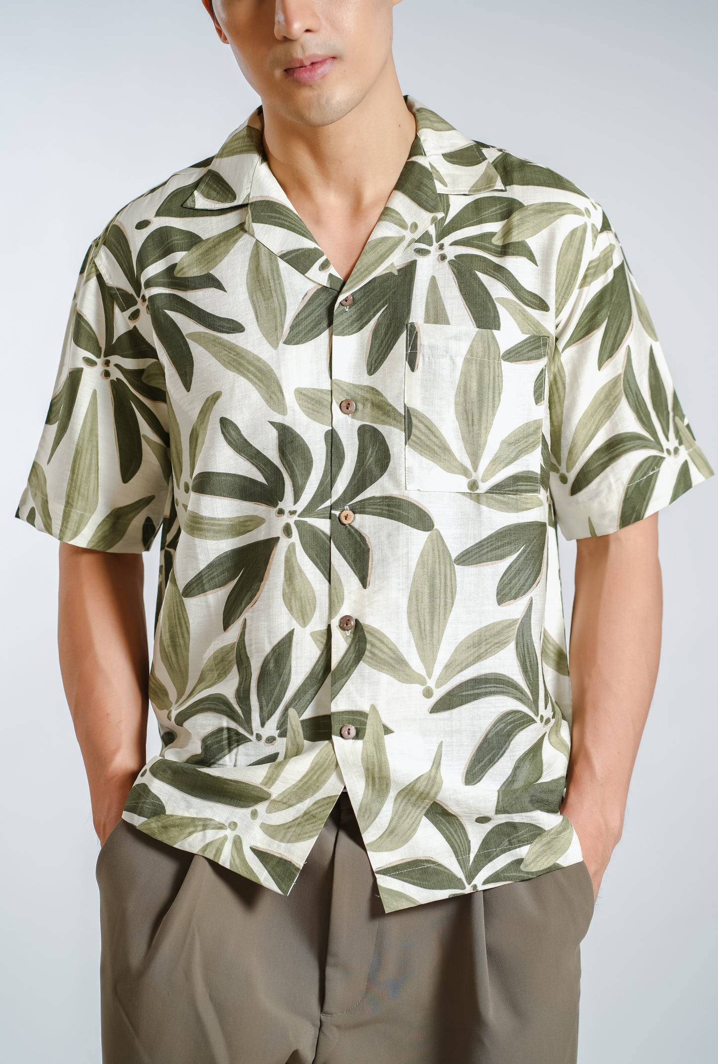 Botanical Resort Shirt in Olive