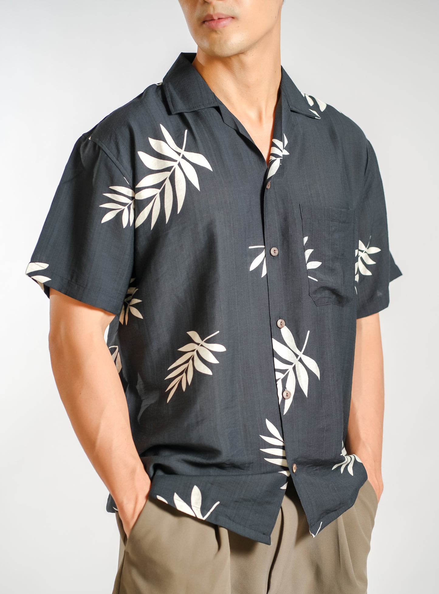 Palm Leaf Resort Shirt in Charcoal - Slim