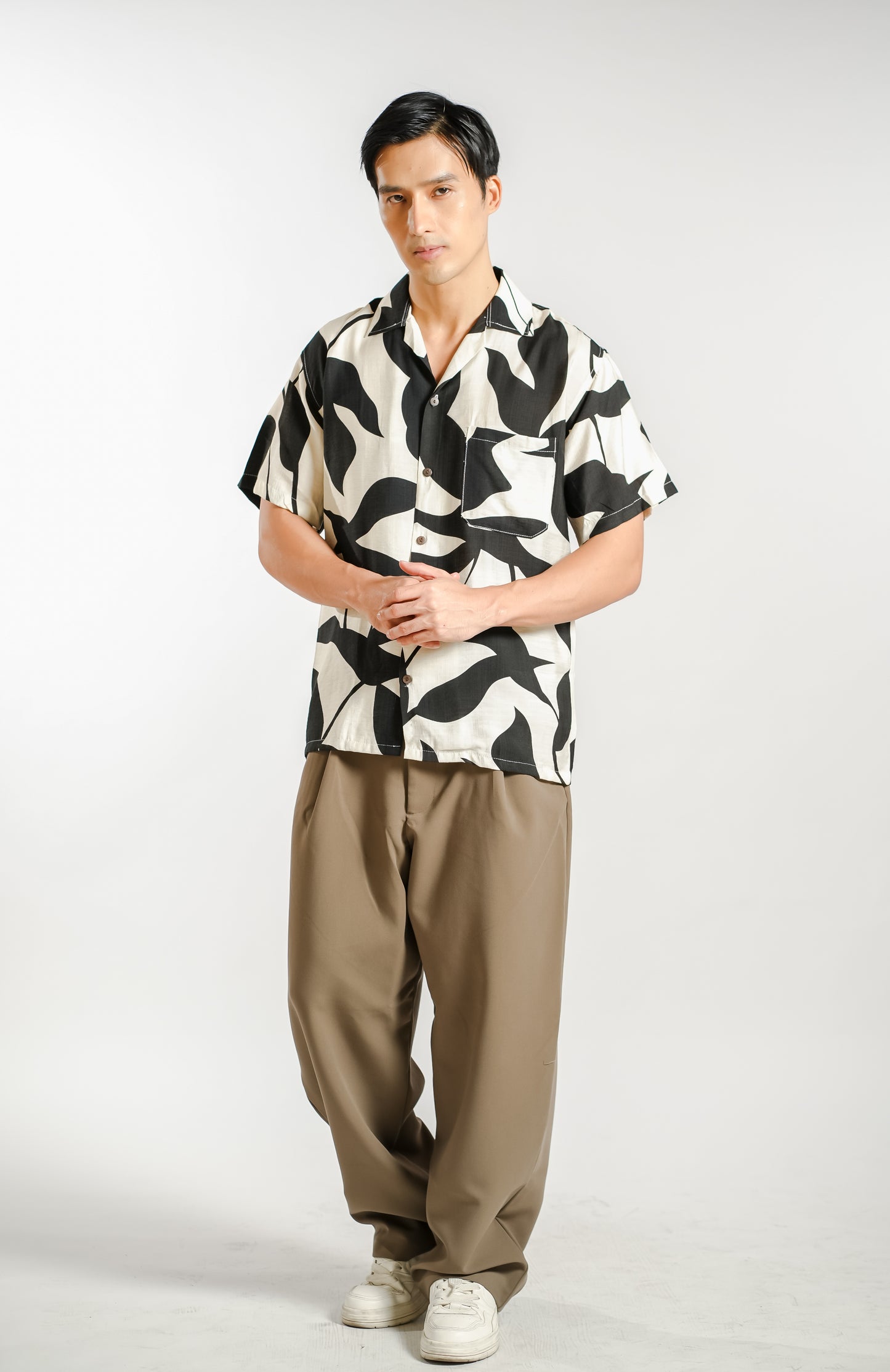 Monochrome Botanical Resort Shirt in Ivory - Slim