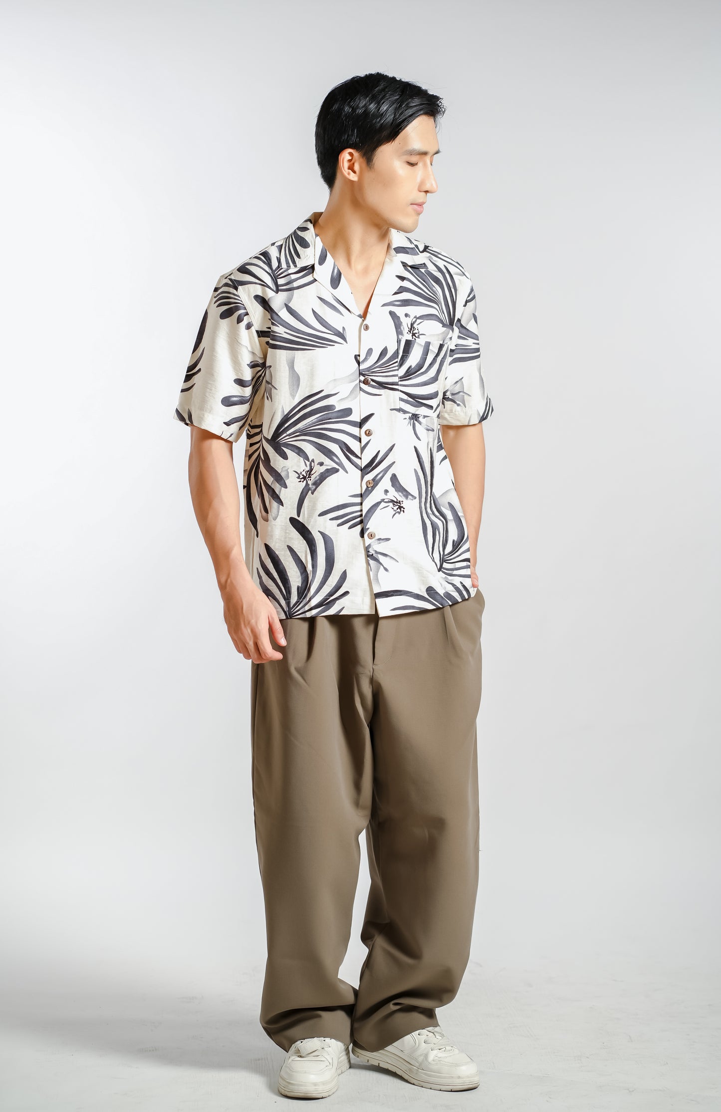 Tropical Botanical Resort Shirt in Ivory