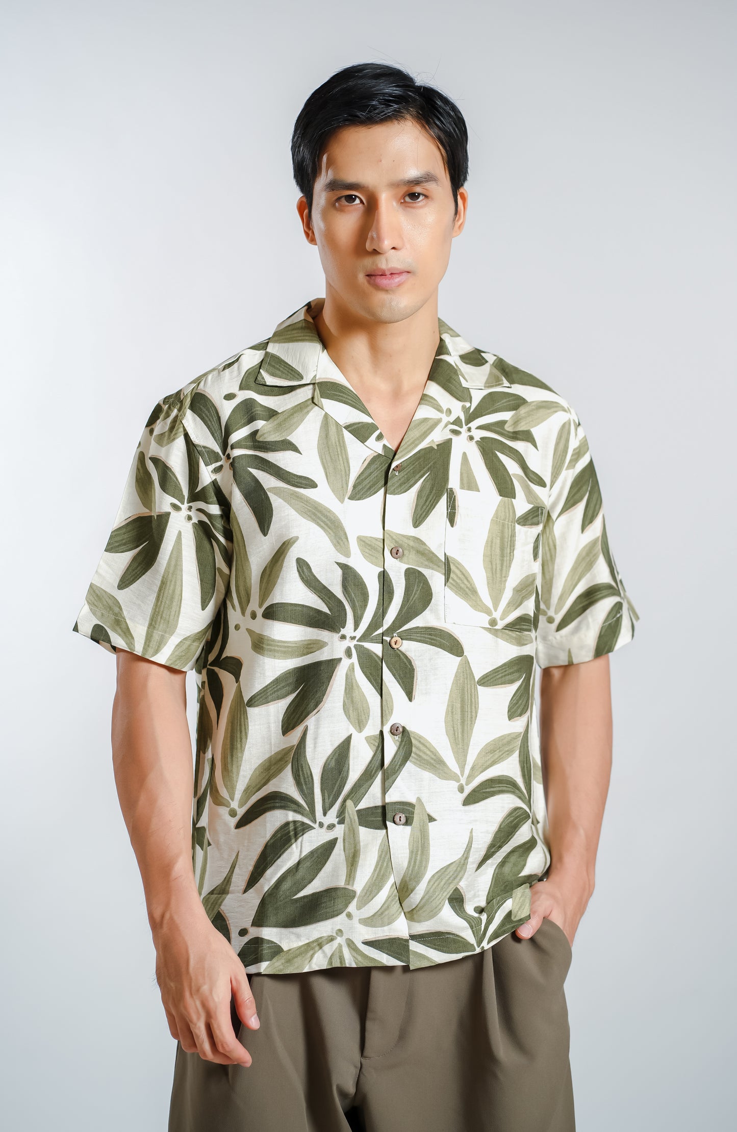 Botanical Resort Shirt in Olive